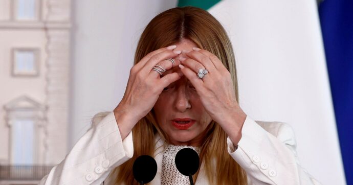 Delmastro, i meloniani in fuga: zitti prima di blindarlo ancora