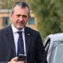 Copertina di La contromossa dei pm: convocare Delmastro per capire chi ha messo i soldi nella Bisteccheria