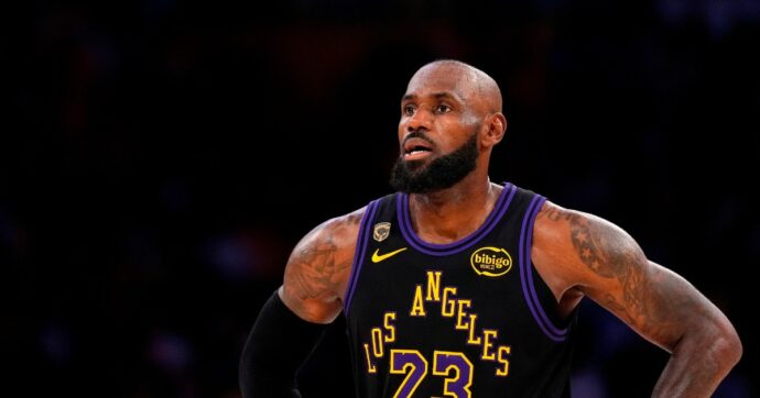 Nba, LeBron James ha scelto: l’anno prossimo giocherà ai Philadelphia 76ers. Firmerà un biennale da otto milioni di dollari