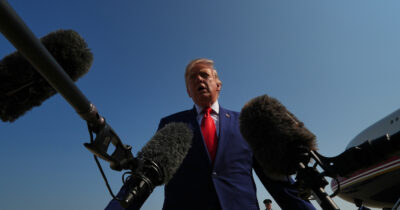 Copertina di Wall Street Journal: “Trump sta perdendo la pazienza, è in modalità vendetta contro l’Iran”. Teheran: “Chiunque cooperi con gli Usa è responsabile”