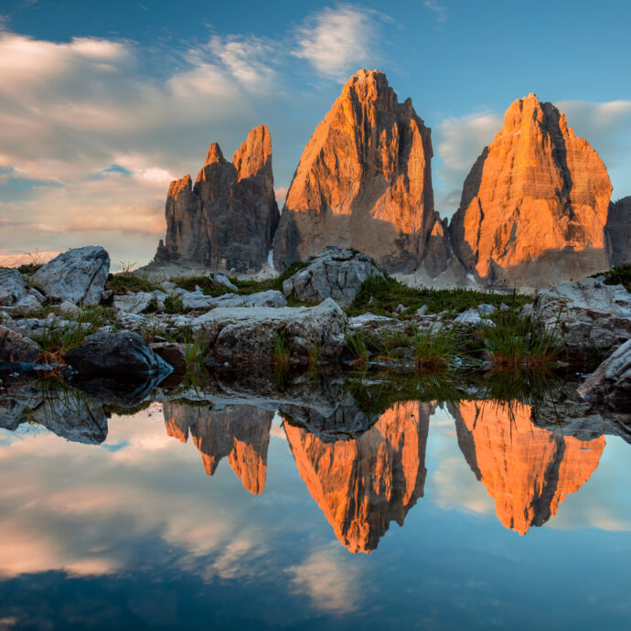 “Mi tremano i polsi. Alle Tre Cime un uomo mi ha chiesto dove fossero. Eravamo sull’altro lato, non quello dei social, e non le aveva riconosciute”: la rabbia dell’alpinista per l’overtourism sulle Dolomiti