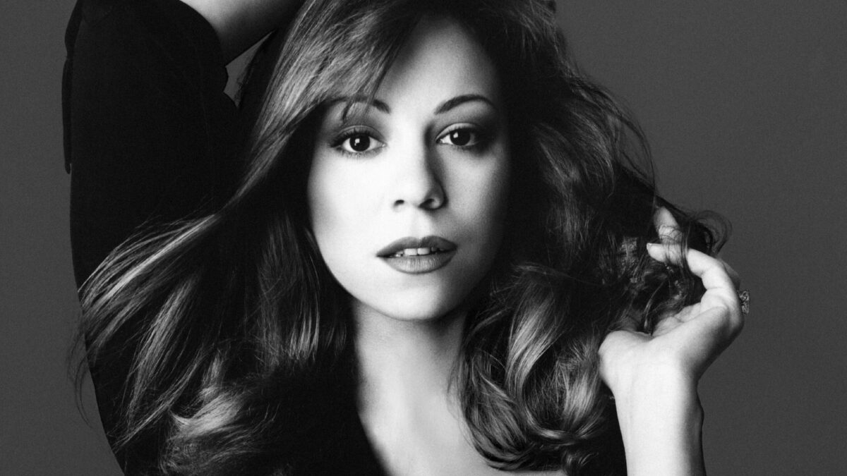 “Ero rinchiusa in una gabbia dorata, mi sentivo schiacciata. ‘Daydream’ è stata la mia liberazione contro mio marito, la discografia e il pregiudizio”: così Mariah Carey dopo 30 anni