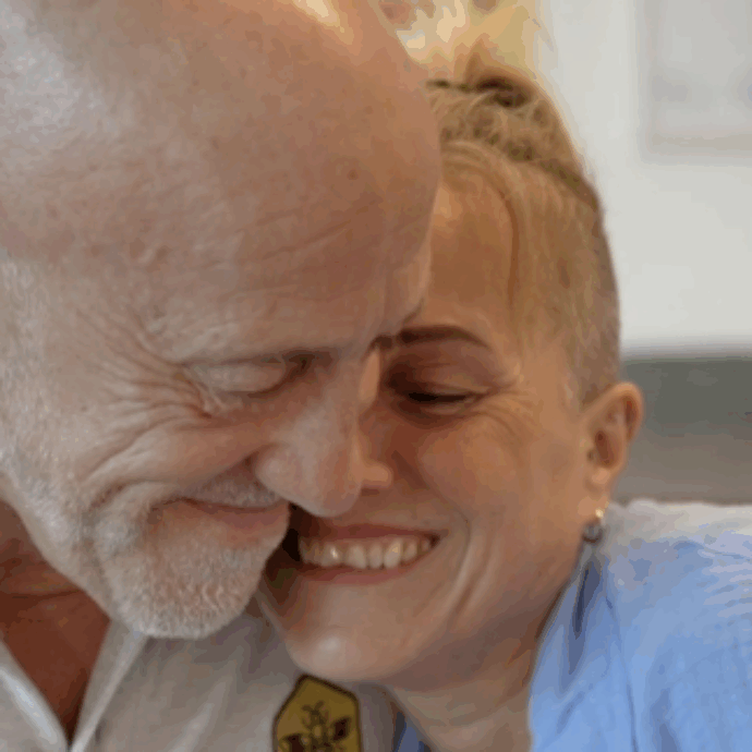 “Una telefonata e abbiamo scoperto di essere fratelli di sangue”: la storia di Dave Green e Andrea Urmston per anni colleghi di lavoro e migliori amici