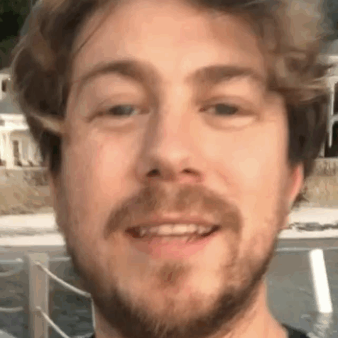 “Dopo l’operazione non sono ancora fuori pericolo”: James Bourne dei Busted si sbilancia sulle sue condizioni di salute e i fan si preoccupano