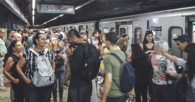 Copertina di Nuova lotta di classe (“armati” di zainetti) sull’infernale Metro B