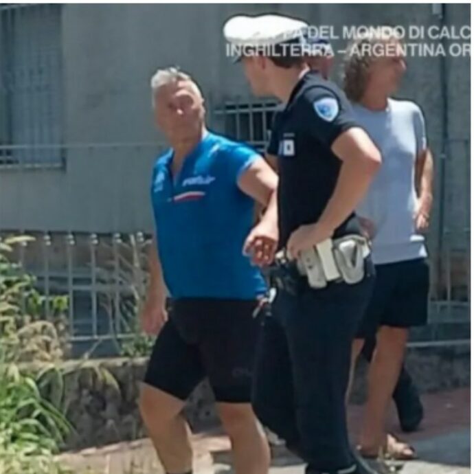 “Il Signore mi ha tolto marito e figlio, accetto la sua volontà”: parla la mamma di Alessandro Magnani, il 41enne morto nell’incidente in bici con Paolo Belli. Oggi i funerali