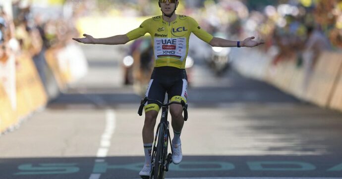 Tour de France, Pogacar riscrive un altro pezzo di storia del ciclismo: polverizzato il record di Pantani sull’Alpe d’Huez dopo una rimonta epica