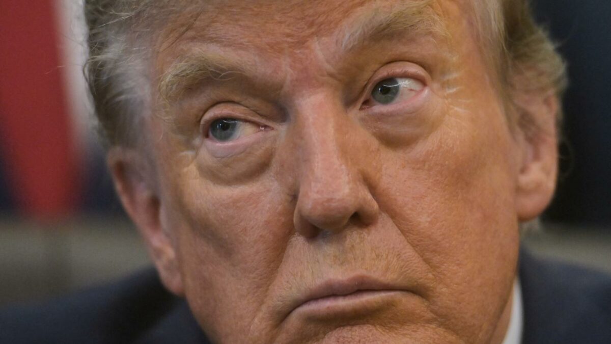trump annuncia la ricandidatura vietata dalla costituzione la terza volta sar224 meglio e gela i giornalisti presenti da Ilfattoquotidiano.it trump annuncia la ricandidatura vietata dalla costituzione la terza volta sar224 meglio e gela i giornalisti presenti