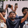 Copertina di India, vittoria per gli “scarafaggi” e protesta sospesa: si è dimesso il ministro dell’Istruzione di Narendra Modi