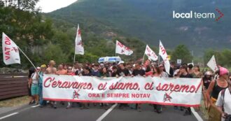 Copertina di Val di Susa, la manifestazione No Tav contro i “cantieri della devastazione”: “Siamo oltre 20mila” | Il video