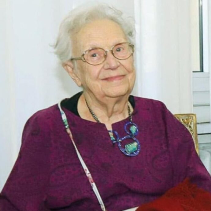 “Come mi sveglio la mattina a 103 anni? Contenta, quando vedo la luce. Ho conosciuto Guglielmo Marconi e Umberto Eco, la mia longevità è tutta merito di mio nonno”: la storia di Clara Martelli
