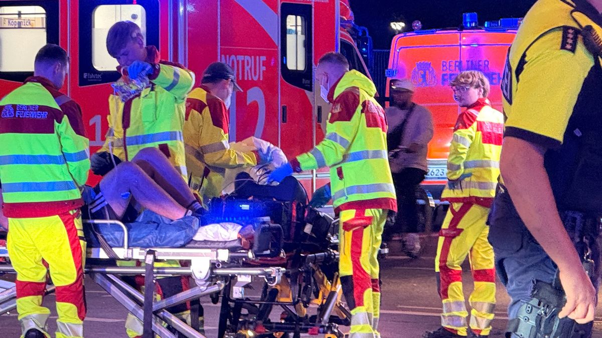 berlino furgone sulla folla durante il pride morta una donna e 16 feriti si cerca un 21enne da Ilfattoquotidiano.it berlino furgone sulla folla durante il pride morta una donna e 16 feriti si cerca un 21enne