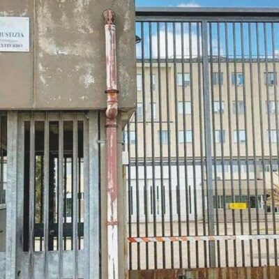 Copertina di Carceri fuori controllo, tocca a Viterbo: roghi, risse e un suicidio