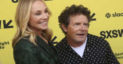 Copertina di “Mia moglie ha vissuto un inferno per colpa mia e del mio Parkinson”: Michael J. Fox e la confessione choc