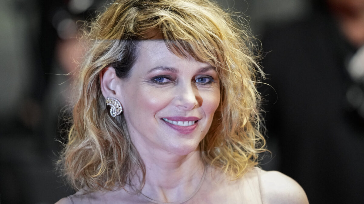 “Spesso i figli fanno da collante a tanti matrimoni e, quando uno di loro viene a mancare, quel collante si scioglie completamente. C’è chi si fa un amante, io non riuscirei”: così Barbora Bobulova