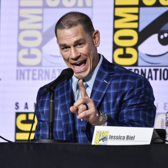 “Ho subito oltre 20 ore di intervento per il trapianto di capelli. Mi ha cambiato la vita”: parla John Cena
