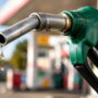 Copertina di Carburanti, nuovo sconto per tutti invece che misure mirate alle famiglie più in difficoltà. Il governo ignora Ufficio di bilancio, Fmi e Ue