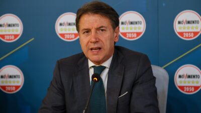 Copertina di “Un’elemosina”, “presa per i fondelli”: le opposizioni contro lo sconto sul gasolio. Conte: “Il messaggio è ‘arrangiatevi'”