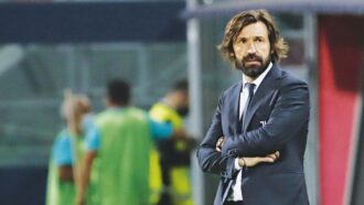 Farsa anti-putiniana: Pirlo lascia su input dei centrini