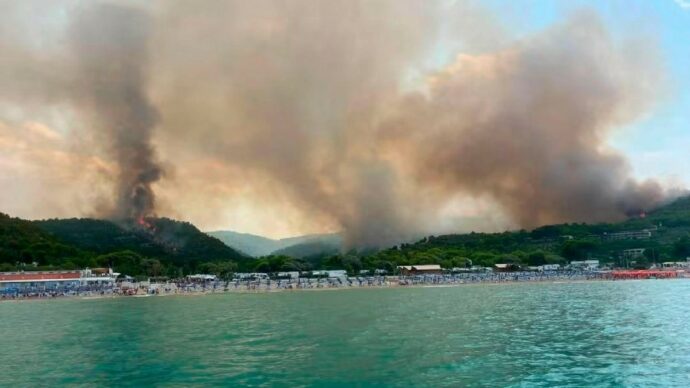 Francia e Spagna ancora a fuoco. Nel Gargano 10 milioni di danni