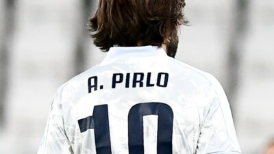 Copertina di Le scommesse, l’amichettismo e la miseria della politica: da Pirlo ai pirla il passo è breve | il commento