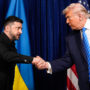 Copertina di Non solo i raid contro i cargo iraniani: “Cellule ucraine hanno attaccato strutture irachene”. Zelensky corteggia Trump intervenendo in Medio Oriente