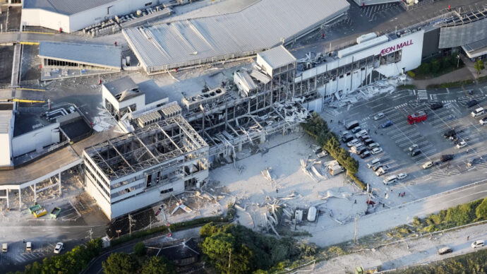 Giappone, terremoto di magnitudo 7.1. Crolla un centro commerciale. “Diverse vittime”