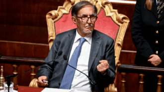 Copertina di Intercettazioni, FdI insiste sulla “norma Melillo”: rischio incidente con Forza Italia al Senato. Ma La Russa può evitarlo