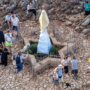 Copertina di Vandalizzate le statue della madonna a Medjugorje: arrestato 31enne, già protagonista di un documentario