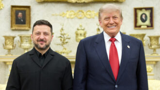 Copertina di Patriot, Zelensky: “Ho parlato con Trump di licenze per produrli”. In cambio offre i suoi droni (e raid sulle navi iraniane)