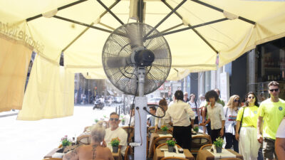 Copertina di Quarta ondata di calore in Italia: temperature fino a 7 gradi sopra la media e notti tropicali. L’esperto: “Potrebbe non essere l’ultima”