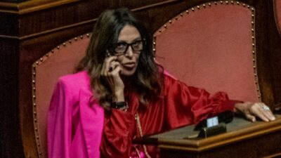 Copertina di Intercettazioni, pace FdI-FI. Santanchè: “Io voto no”