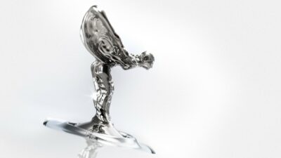 Copertina di Rolls-Royce, dentro la fabbrica di Goodwood. Dove prendono forma i sogni