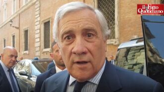 Copertina di Caos del governo sul riarmo, Tajani: “Useremo 14,9 miliardi di Safe”. Poi ci ripensa: “Solo prenotati”. L’Ue: “L’Italia chiarisca, non c’è tempo da perdere”