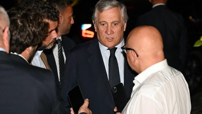 La cena di Forza Italia tra porchetta e nostalgia di Silvio. Tajani su Marina Berlusconi: “È un’imprenditrice, non decide sulla legge elettorale”
