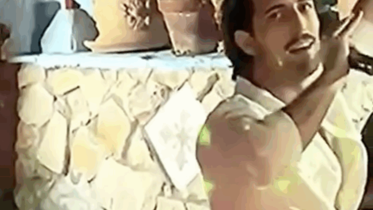Damiano David al karaoke in Puglia canta “Tutto il resto è noia” di Franco Califano. Cresce l’attesa per il matrimonio con Dove Cameron – IL VIDEO