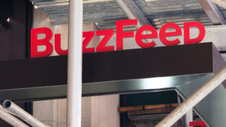 Copertina di Il nuovo proprietario di BuzzFeed ha annunciato che licenzierà il 35% dei dipendenti