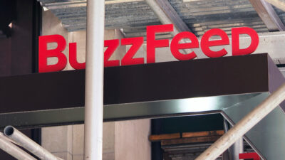 Copertina di Il nuovo proprietario di BuzzFeed ha annunciato che licenzierà il 35% dei dipendenti