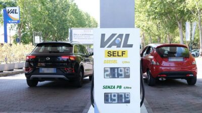Copertina di Lo sconto sul gasolio alla pompa si ferma al 60% del taglio delle accise. Consumatori: “Film già visto, va cambiata la normativa”