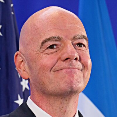 Copertina di Il piano diabolico di Infantino: vendere i Mondiali ai privati (tra cui un fondo legato a Trump). L’Europa minaccia il boicottaggio: “La Fifa non è proprietaria del calcio”