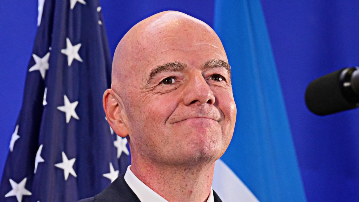 Il piano diabolico di Infantino: vendere i Mondiali ai privati (tra cui un fondo legato a Trump). L’Europa minaccia il boicottaggio: “La Fifa non è proprietaria del calcio”