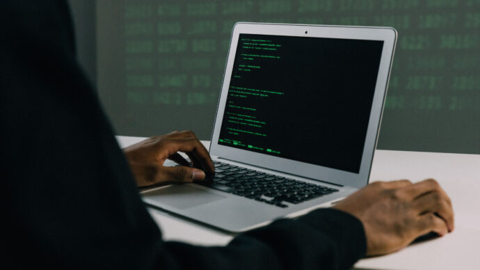 Hacker cancella l’intero catasto rumeno: il mercato immobiliare è paralizzato