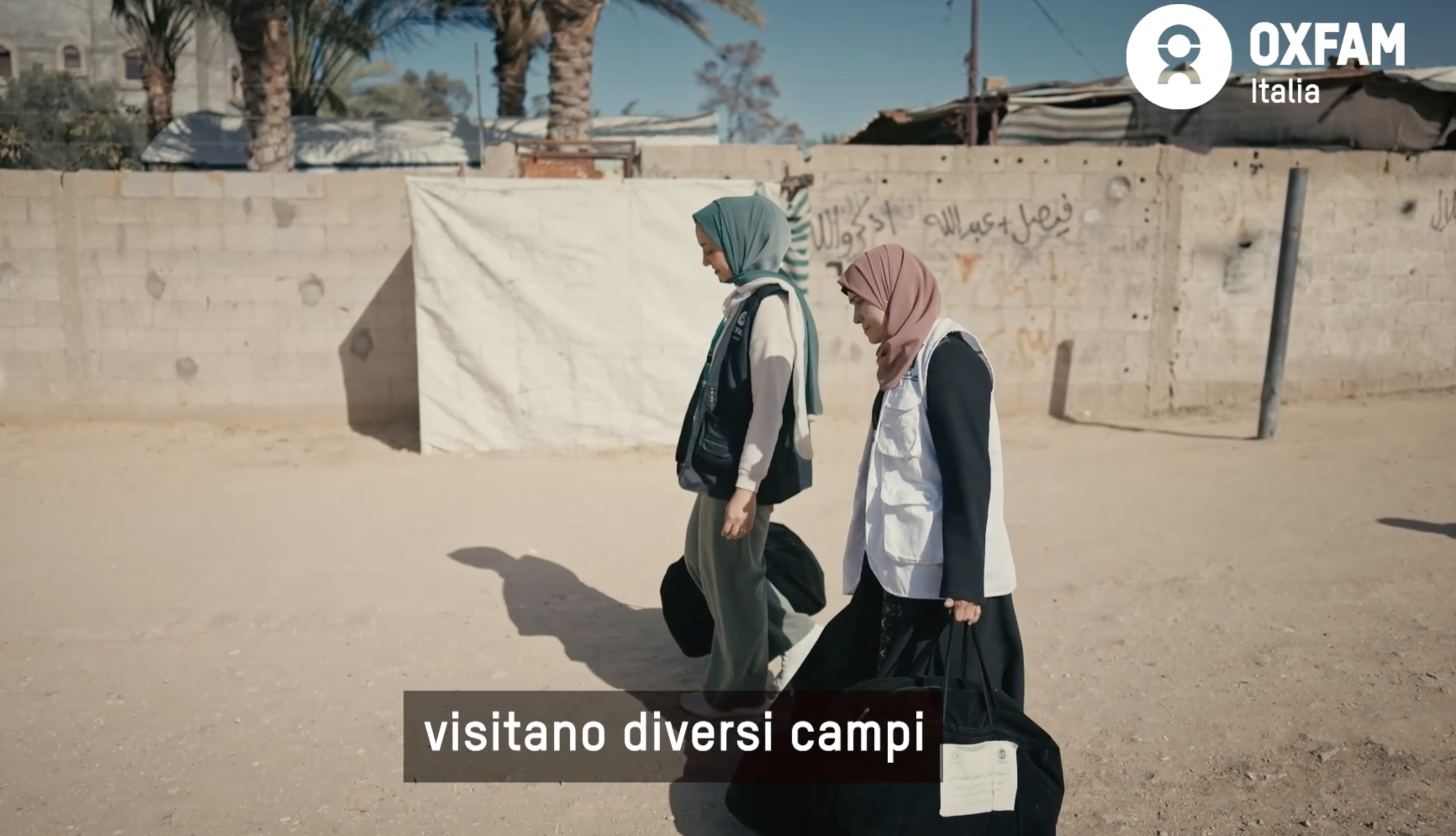 Copertina di Voci di Gaza – Le dottoresse che girano di tenda in tenda non lasciare indietro nessuna: “Così aiutiamo le donne rimaste senza cure”