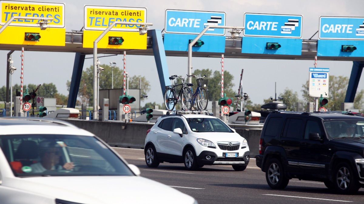 https://st.ilfattoquotidiano.it/wp-content/uploads/2026/07/30/esodo-estivo-autostrade-1200x675-1.jpg