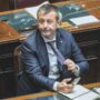 Copertina di Panico da chat sul caso di Delmastro: fuga e trucchi per bloccarle