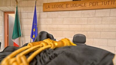 Copertina di Chat Delmastro, messaggi in “doppia copia” ai pm. Il legale di Caroccia: “Ricorrete alla Consulta”