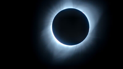 Copertina di Dalle stelle cadenti delle Perseidi all’eclissi totale del 12 agosto 2026: l’estate in cui guardare le stelle diventa la nuova ossessione di viaggio