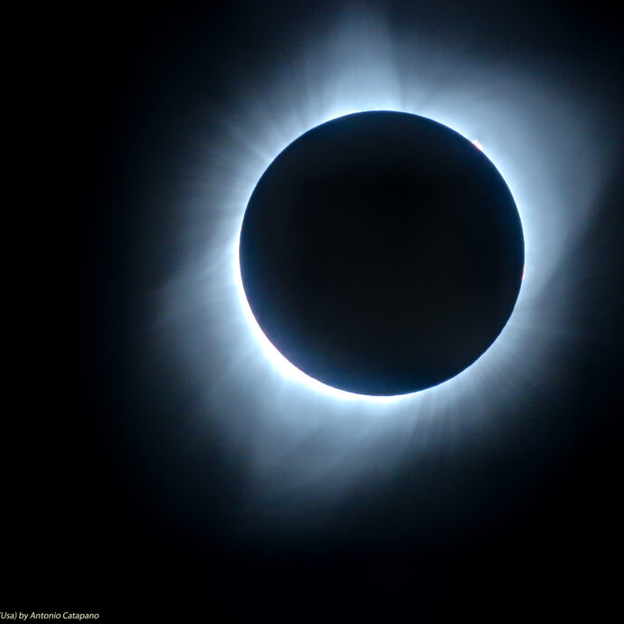 Dalle stelle cadenti delle Perseidi all’eclissi totale del 12 agosto 2026: l’estate in cui guardare le stelle diventa la nuova ossessione di viaggio
