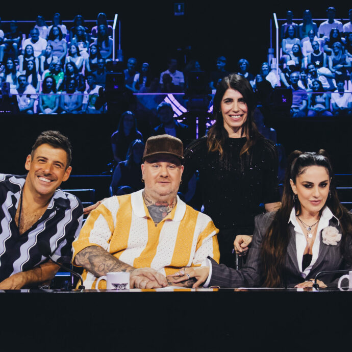 X Factor 2026 riparte: Giorgia conduce, Francesco Gabbani, (la new entry) Irama, Jake La Furia e Paola Iezzi in giuria. Ecco la data della prima puntata – IL VIDEO