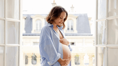 Copertina di “Contando i giorni che ci separano dal nostro incontro”: Natalie Portman a 45 anni aspetta il terzo figlio, il post su Instagram con il pancione è virale